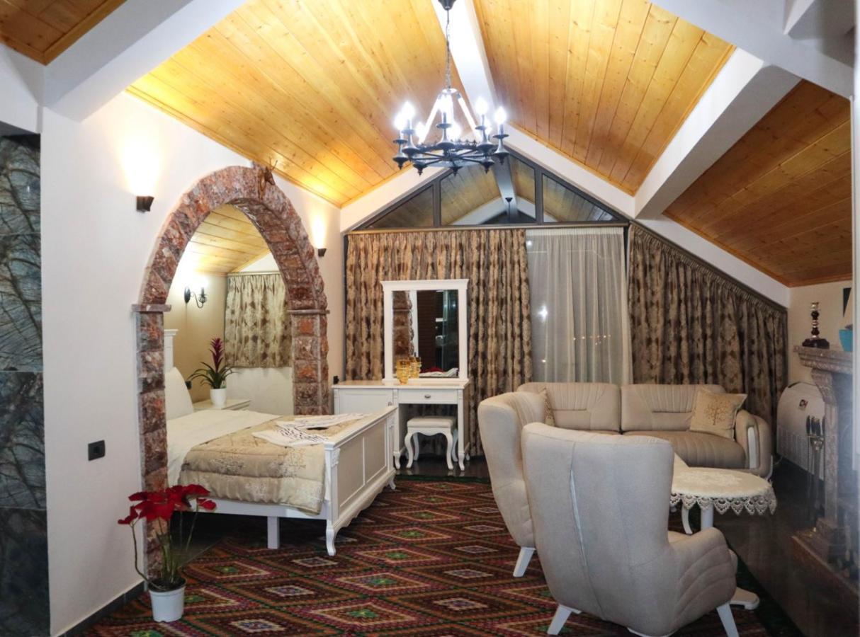 Villa Parku Rinia 코르처 외부 사진